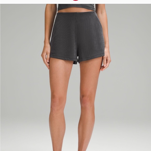 soft stream lululemon shorts - Picture 1 of 3